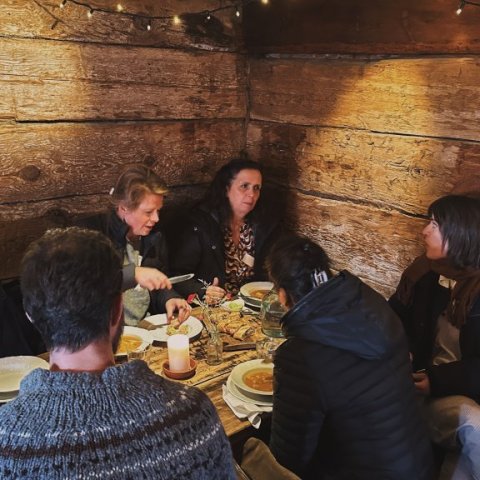 Fyrirlesarar í hádegisverði á Tjöruhúsinu // The speakers at lunch at Tjöruhúsið